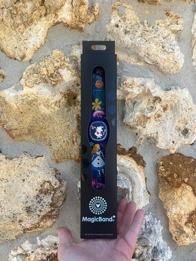 Disney parks Magicband+ Alice in wonderland Magicband